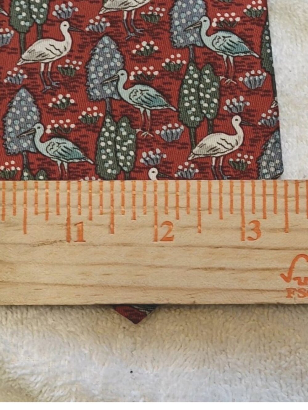 Hermes Men's Tie Silk Red 7631 PA Whimsical Heron Bird Tree/Plants 3.5" x 58.5" - Picture 8 of 8